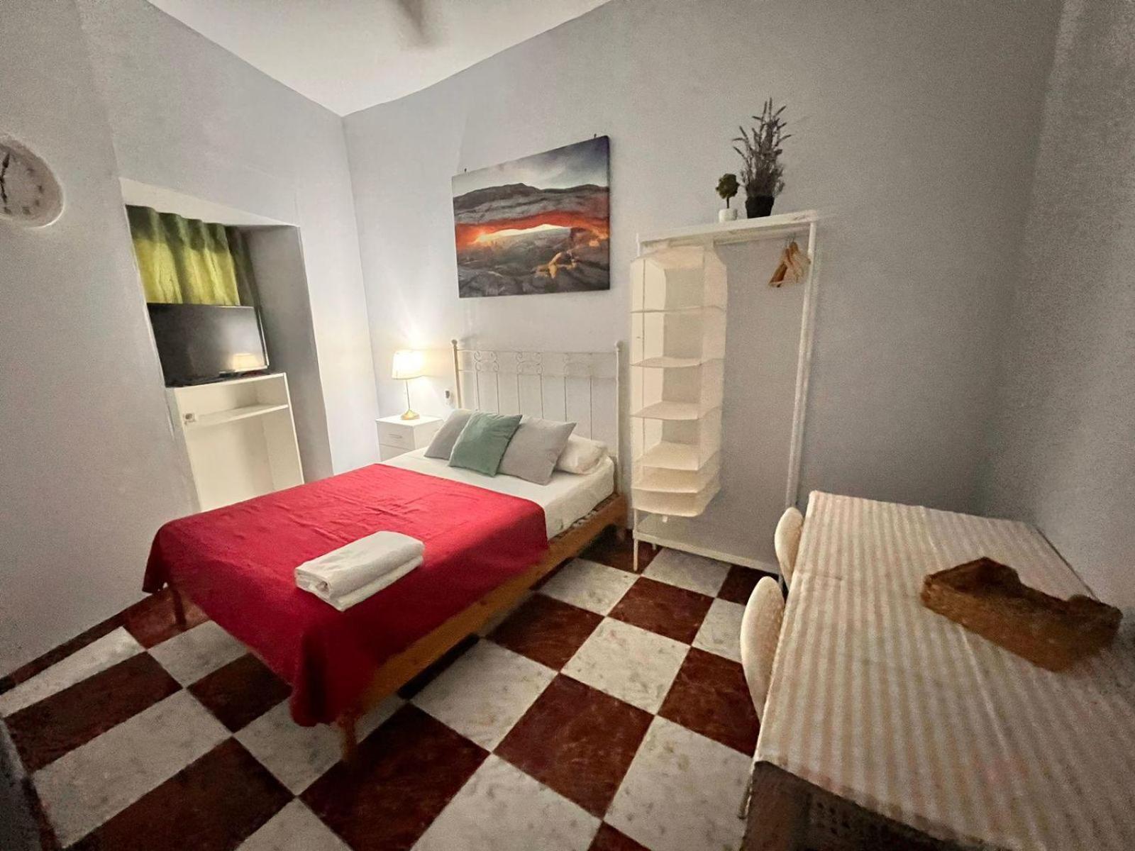 סביליה Santa Isabel Low Cost Rooms In Private House מראה חיצוני תמונה
